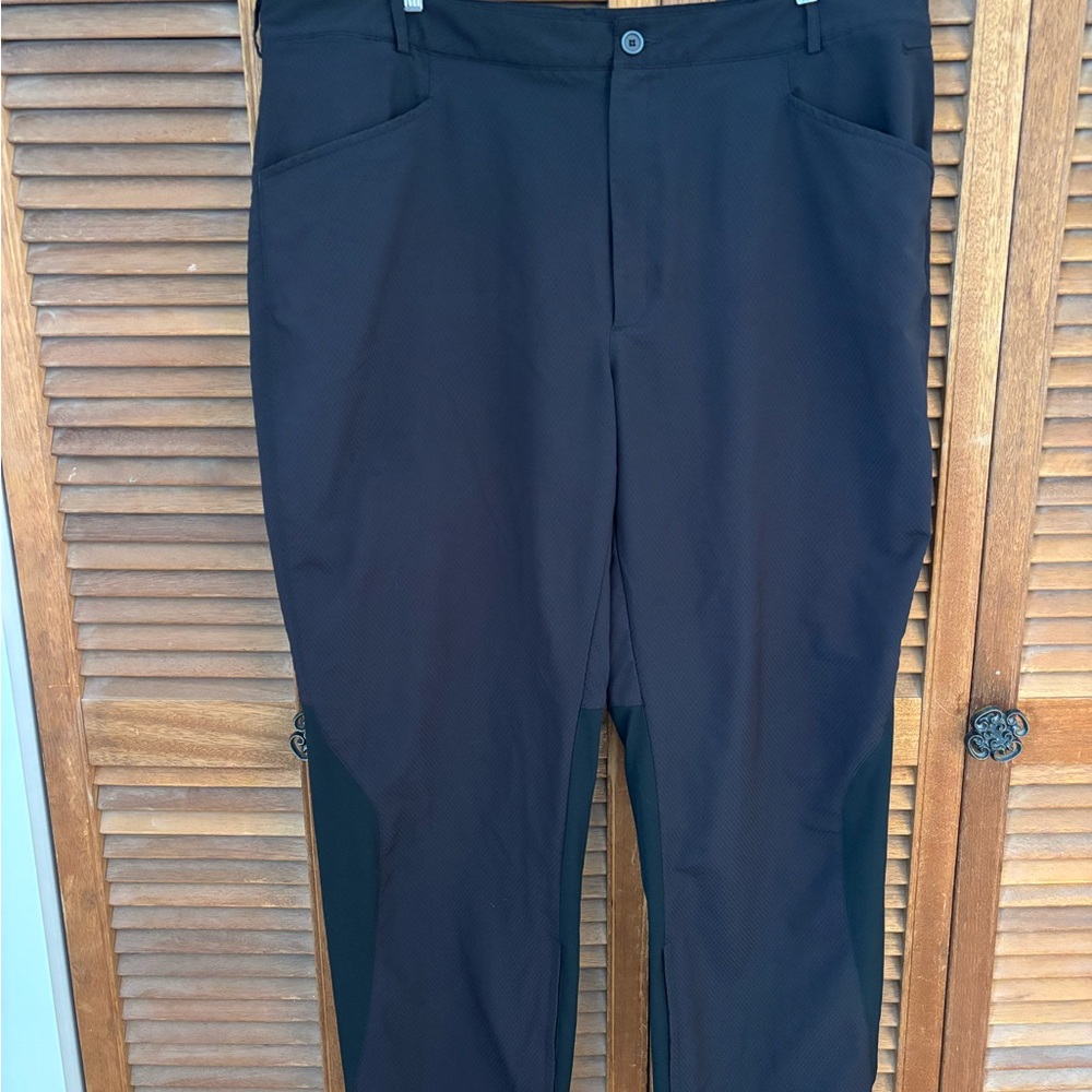 Nike Men's Black Athletic Stretch gold pants. Size XXL. 42x32.